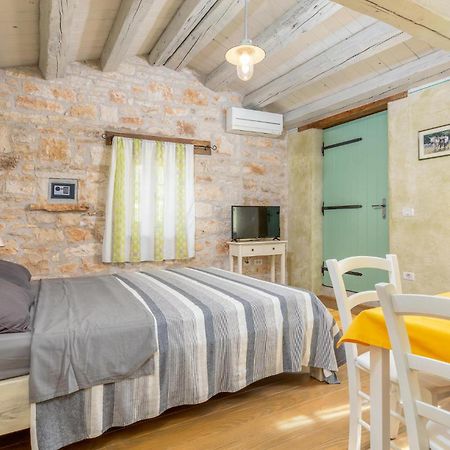 Awesome Apartment In Žminj Esterno foto