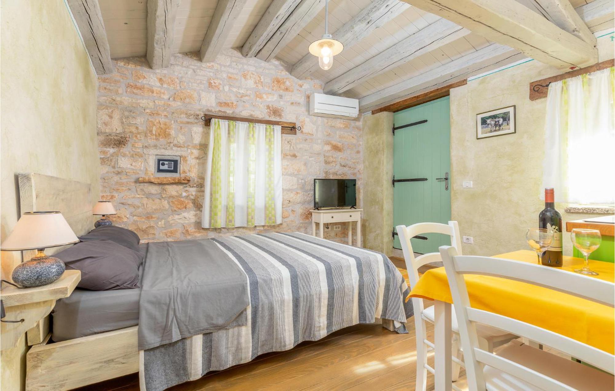 Awesome Apartment In Žminj Esterno foto